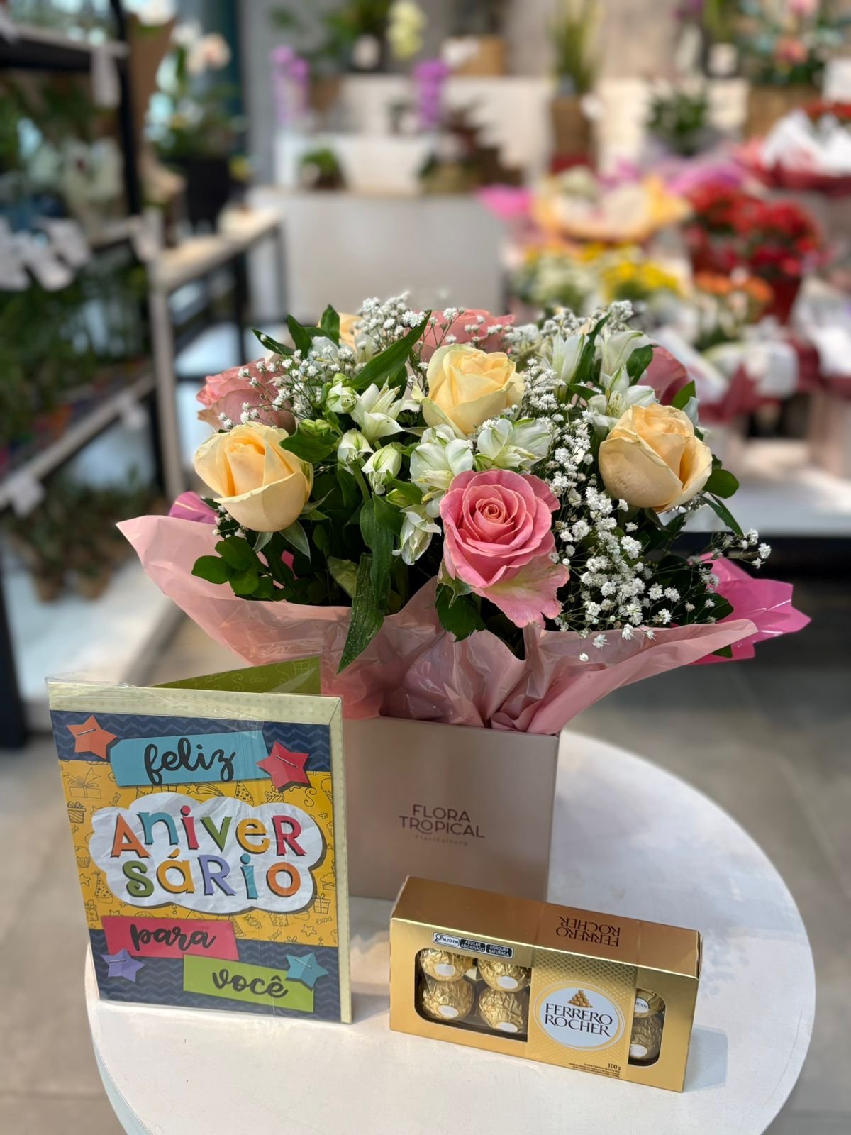 Kit Carisma Tons de Rosa e Peach com chocolate Ferrero Rocher