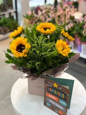 Arranjo de 6 girassóis com cartão